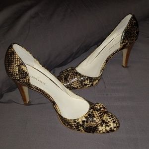 Anne Klein size 10 faux snakeskin heels